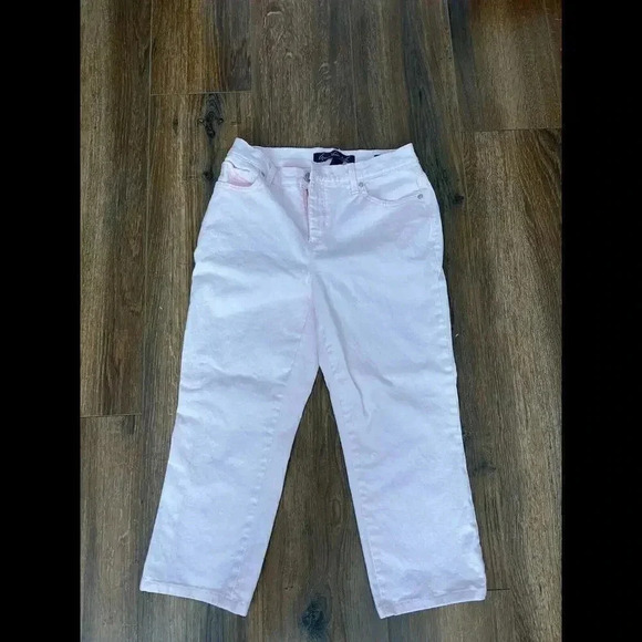 Gloria Vanderbilt Womens Cropped Jeans Size‎ 4 Light Pink Amanda Capri Brand New - Picture 1 of 5